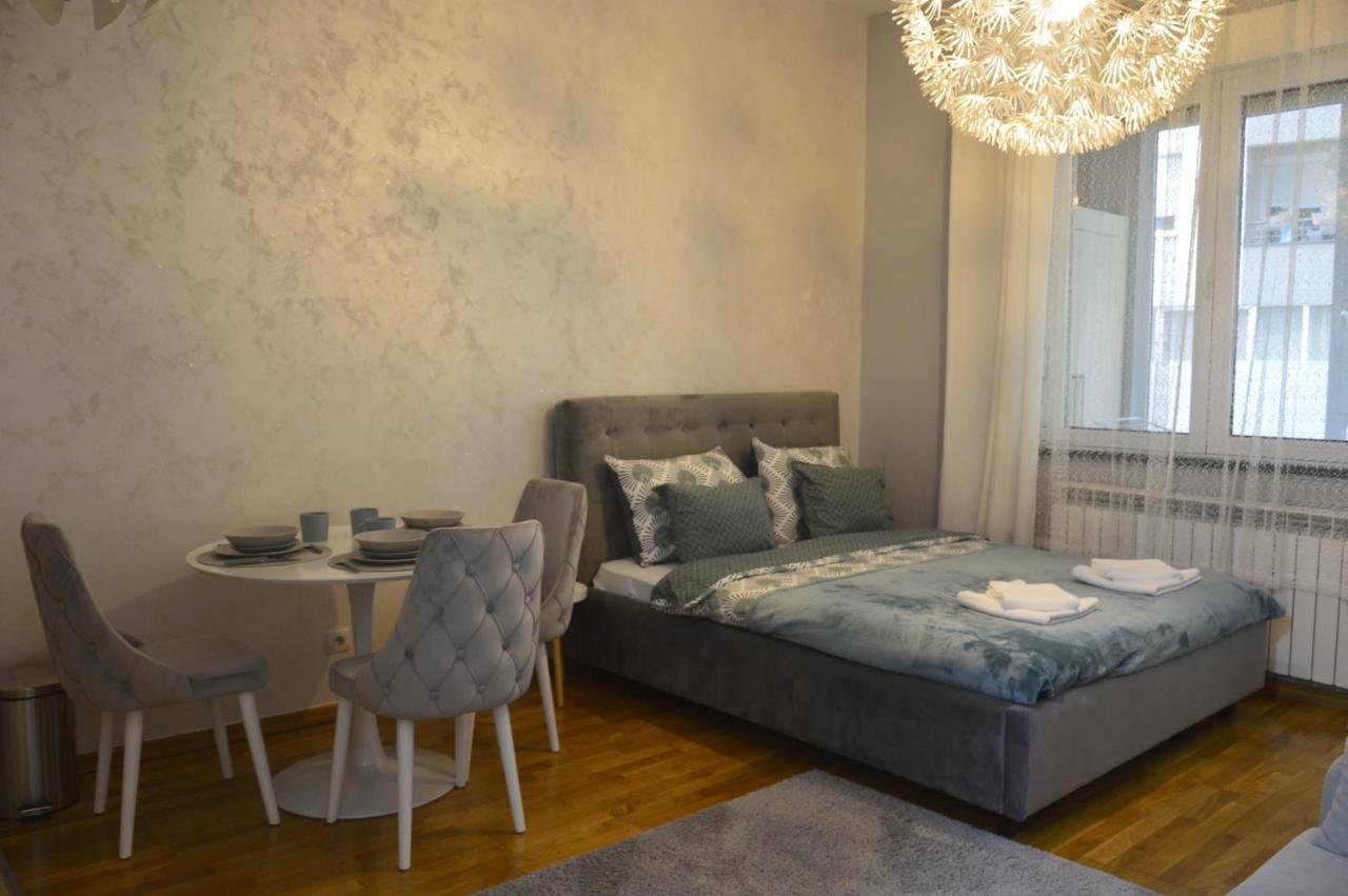 Апартаменти Teodora Lux Apartman Free Privat Parking Новий Сад Екстер'єр фото